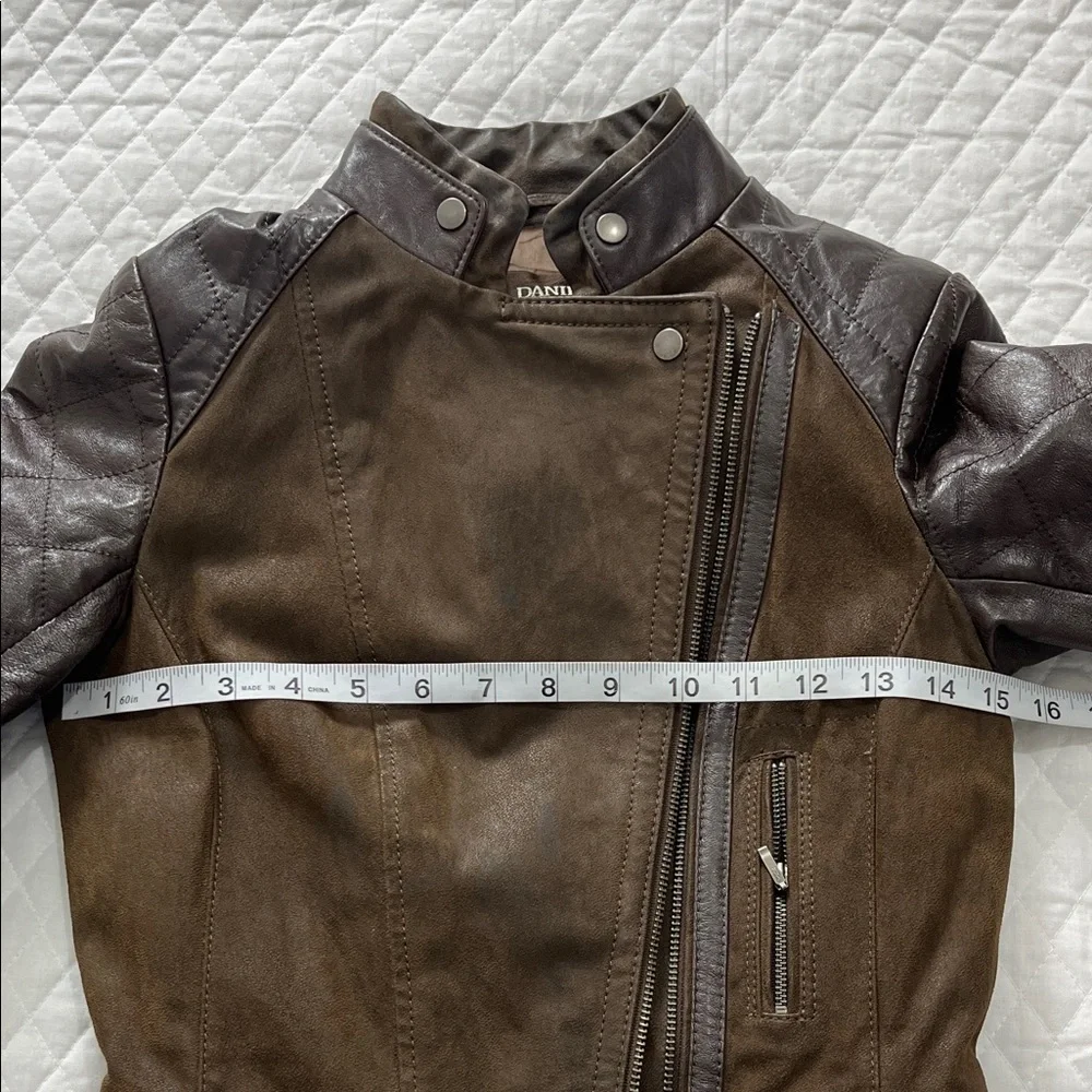 Danier Genuine Leather Two-Tone Jacket with Quilted Sleeves•Size 3XS• - Picture 8 of 9
